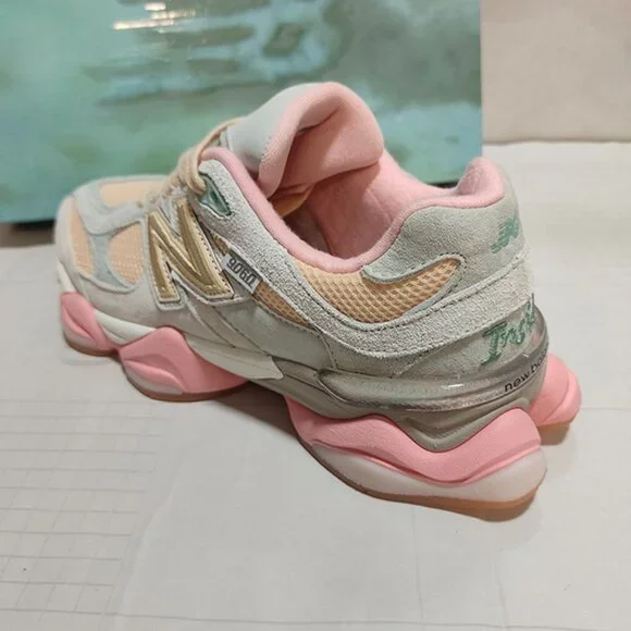 New Balance 9060 Baby Shower Blue Women - Picture 5 of 6